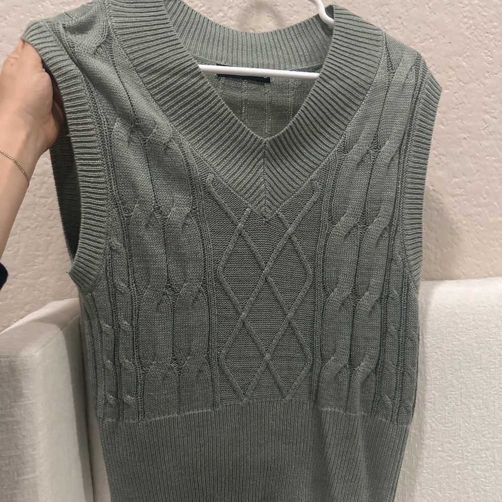 Sweater vest
